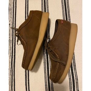 Clarks women’s wallabee shoes